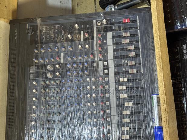 Yamaha Mg- 32 Channel Raw Mixer · Photo 3