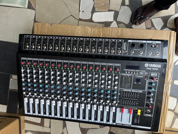 Yamaha Powered Mixer 16-Channel · Photo 5