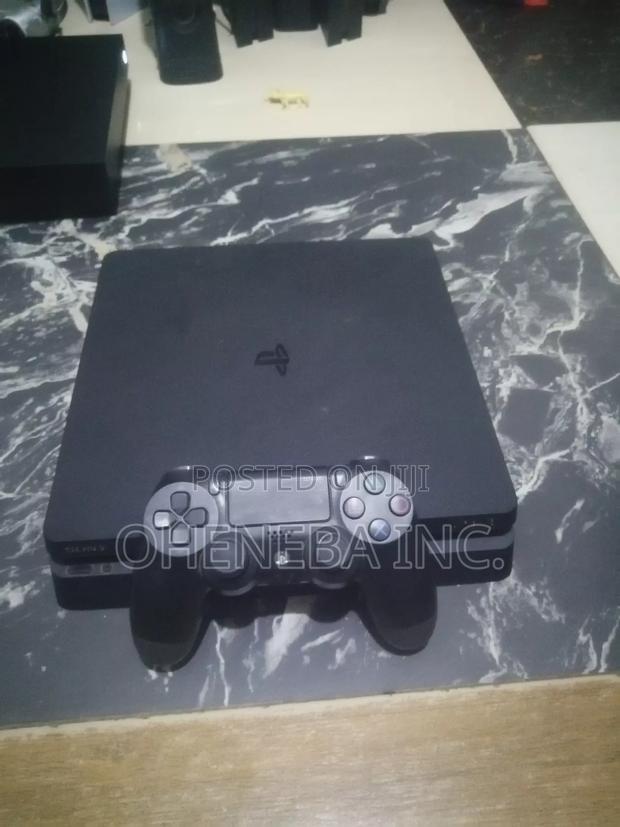 Ps4 Slim Jailbreak With FC27+ Other Games Installed + 1 Controller · Photo 3