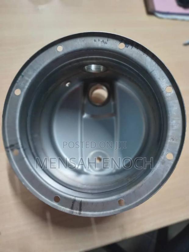 Surface Pump Head · Photo 2
