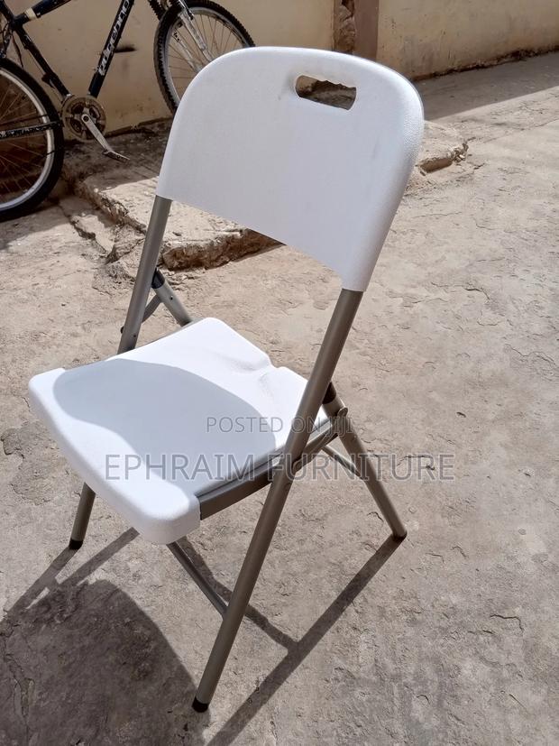 Foldable Chair for Home and Event · Photo 1