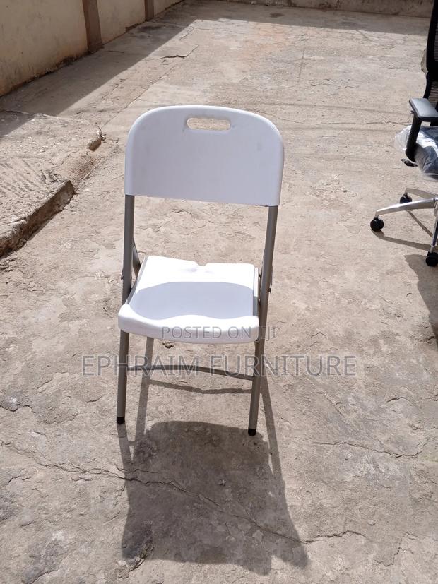 Foldable Chair for Home and Event · Photo 2