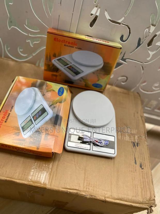 Sleek Digital Kitchen Scale, Measure Every Gram Correctly · Photo 1