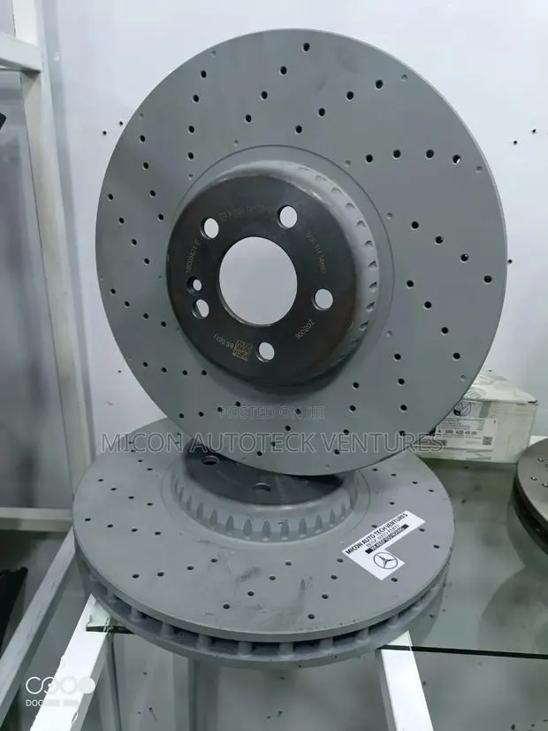 Mercedes Benz C43 Front Brake Disc · Photo 1