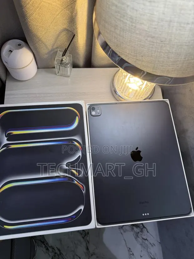 Apple iPad Pro 13 (2024) 256 GB Black · Photo 1