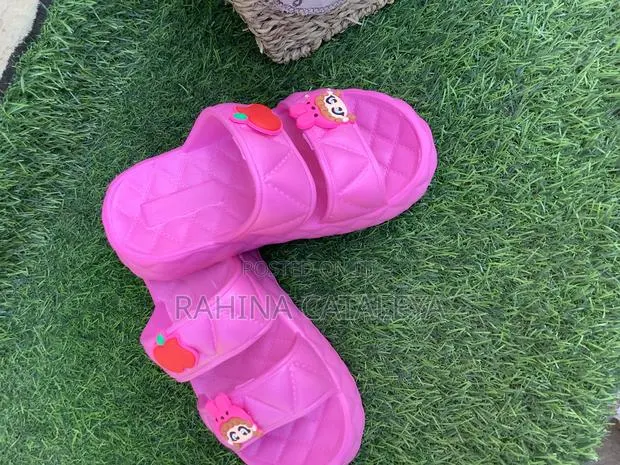 Quality Kids Slippers 8 · Photo 1