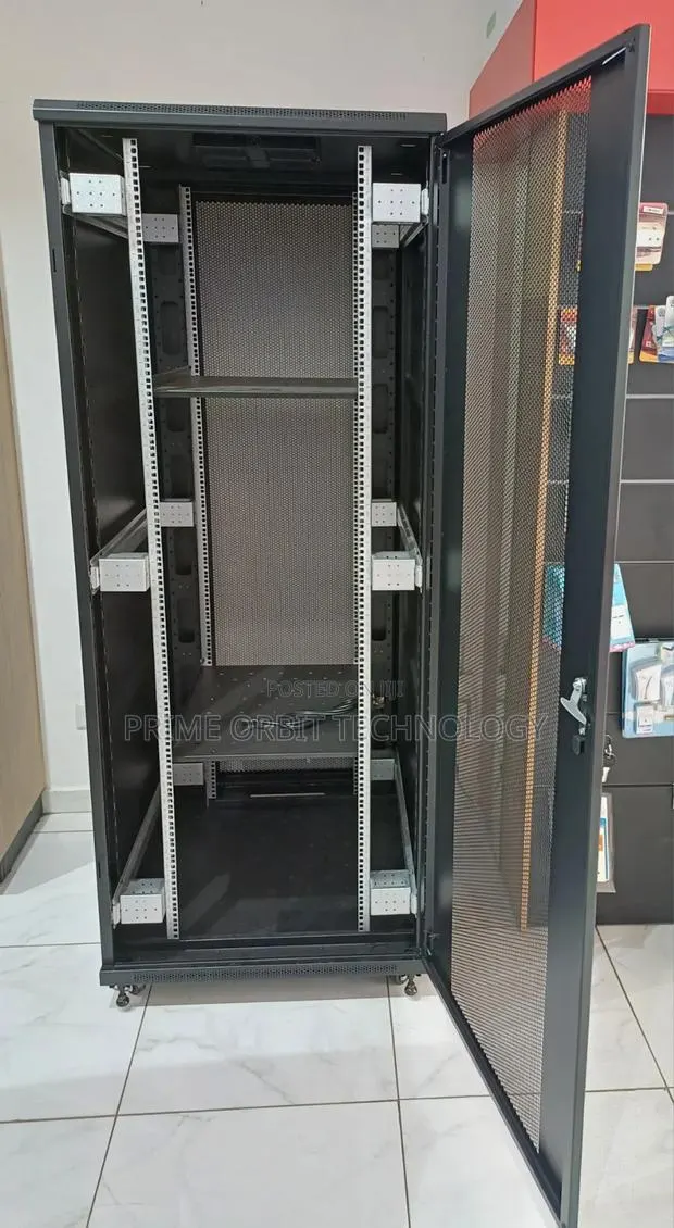 42U Mesh Server Rack Cabinet · Photo 1