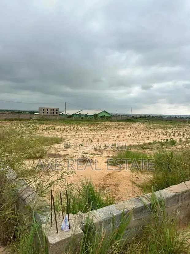 Beach Road - New Ningo Prampram< Litigation Free Lands · Photo 1