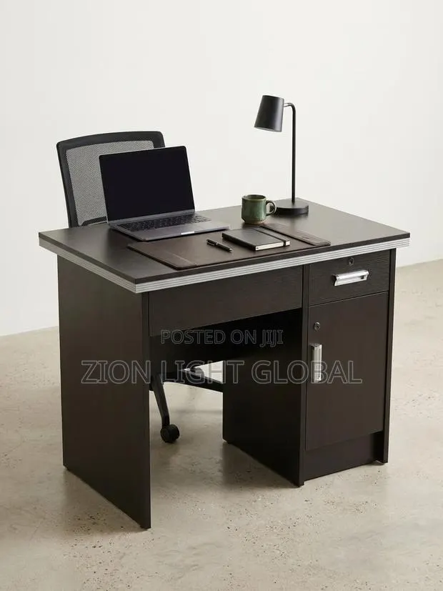 Clean, Modern Executive Office Desk / Study Table · Photo 1