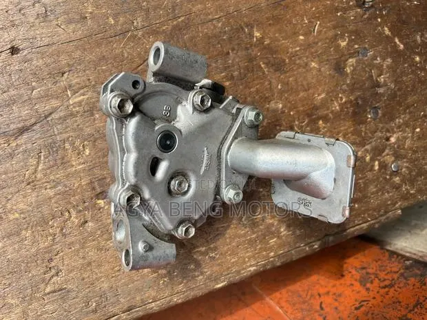 Toyota Camry 2az-Fe.2.4l Oil Pump · Photo 1