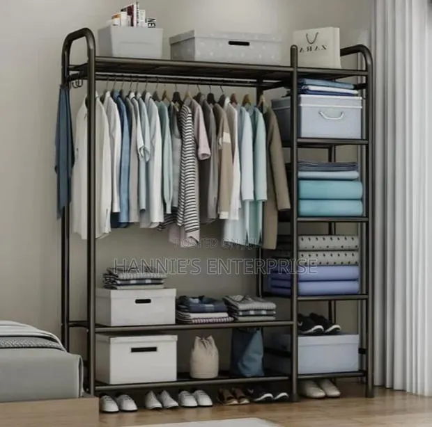 Nei Aran Clothes Rack · Photo 1