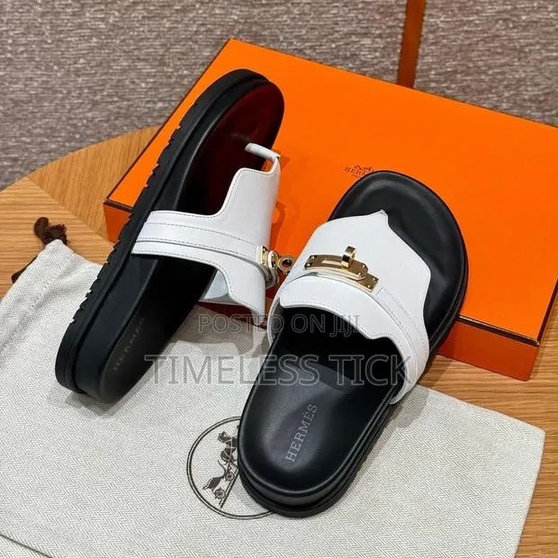 Unisex Hermes Slippers · Photo 1
