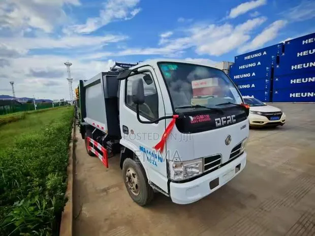 Dongfeng Garbage Compactor 2019 White · Photo 1