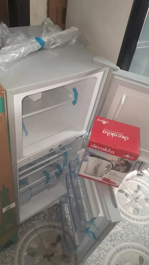 Freshness 175TM Refrigerator Flamino Refrigerator · Photo 1
