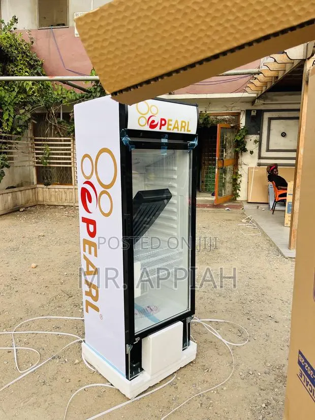 Efficient Pearl PVC 352 1 Door Beverage Cooler. · Photo 1