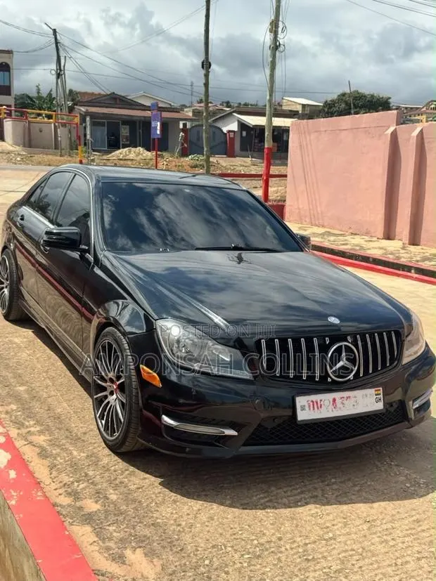 Mercedes-Benz C250 2013 Black · Photo 1