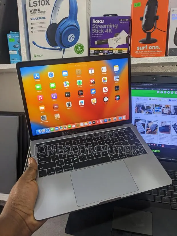 Laptop Apple MacBook Pro 2017 8GB Intel Core i5 SSD 512GB · Photo 1