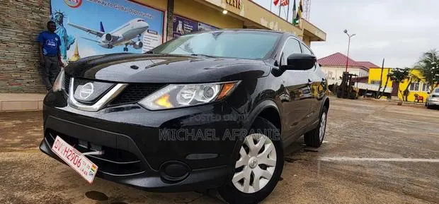 Nissan Rogue S FWD 2019 Black · Photo 1