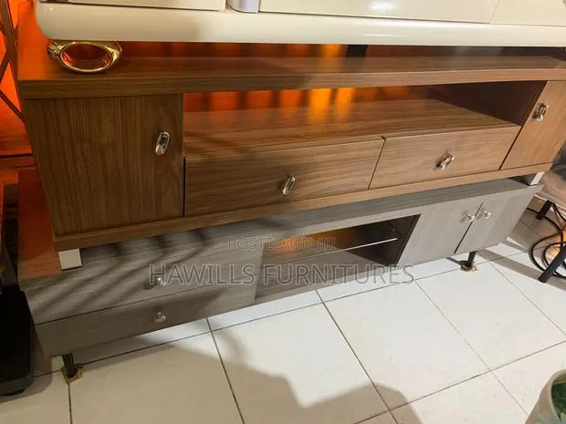 Brand New Quality TV Stand · Photo 1