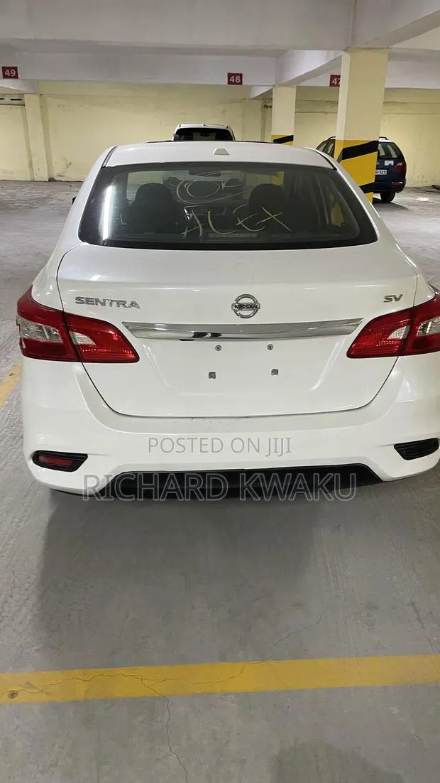 Nissan Sentra SV 2019 White · Photo 1