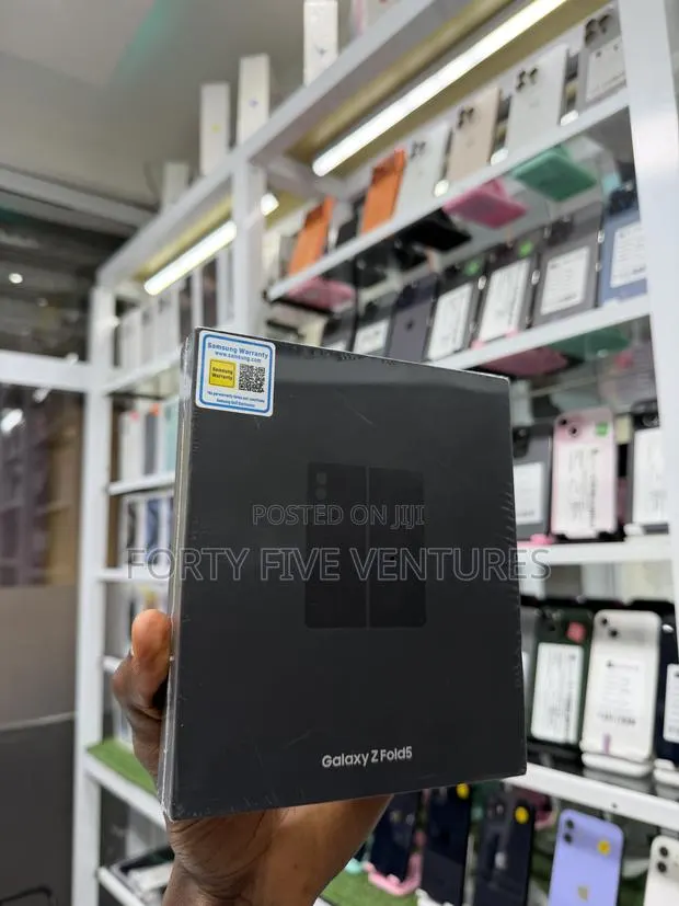 New Samsung Galaxy Z Fold 5 512 GB Black · Photo 1
