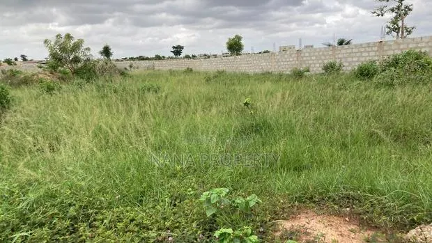 20 Plots of Land for Sale Located at Oyarifa Ghana Flag · Photo 1
