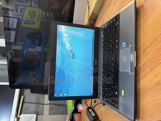 Laptop Acer 4GB Intel HDD 500GB · Photo 1
