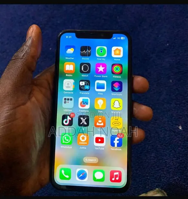Apple iPhone X 64 GB Black · Photo 1