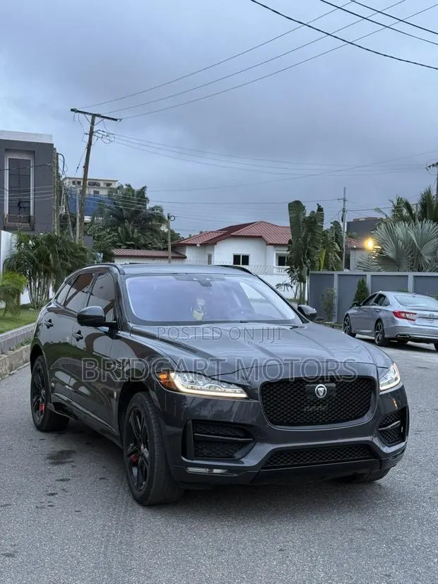 Jaguar F-Pace 35t R-Sport 2017 Black · Photo 1