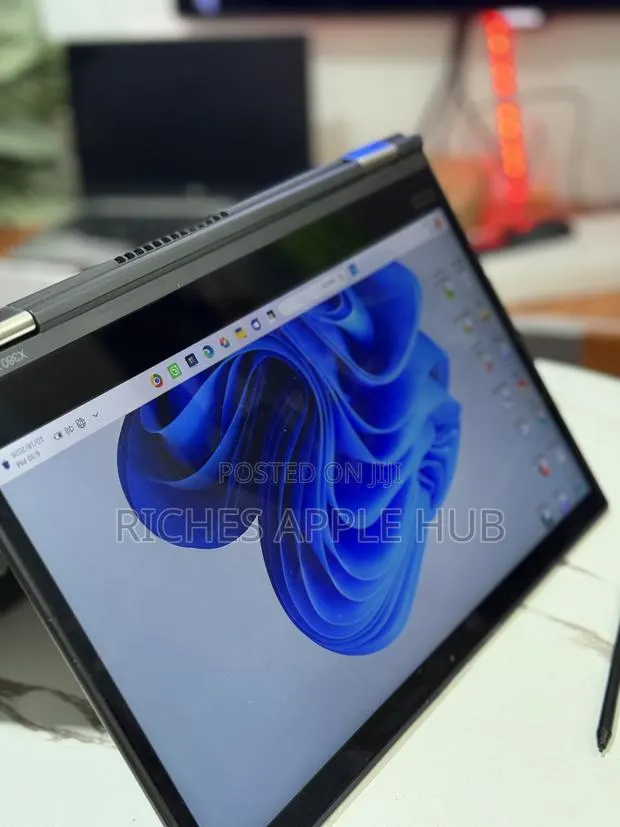 New Laptop Lenovo ThinkPad X380 Yoga 8GB Intel Core i5 SSD 256GB · Photo 1
