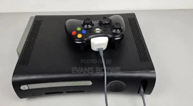 Xbox 360 Fat Black Console + 1 Controller - Working Perfect · Photo 1
