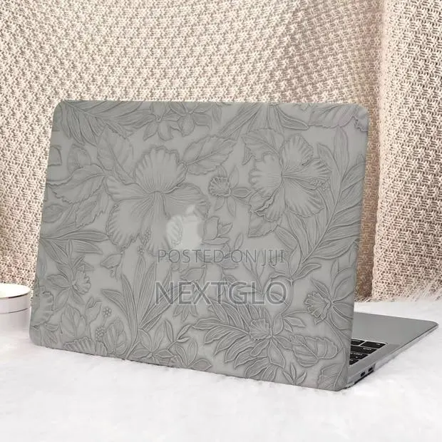 A12681 MacBook Case · Photo 1