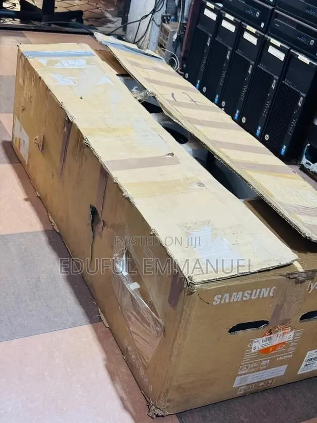 Samsung 49" Odyssey G9 QLED 240hz C49G95T White Colour · Photo 1