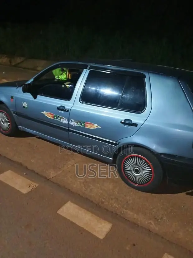 Volkswagen Golf 1997 Blue · Photo 1