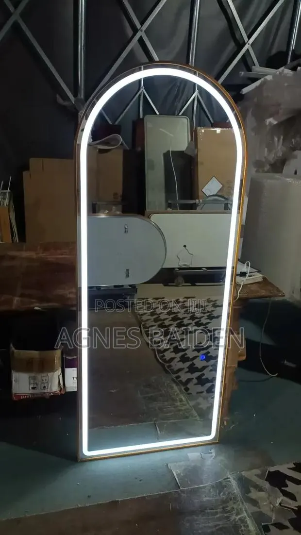 Salon Led Mirror · Photo 2