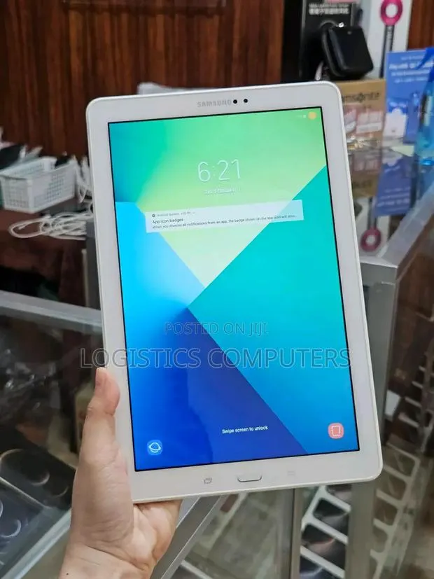 Samsung Galaxy Tab A 10.1 & S Pen (2016) 32 GB White · Photo 1