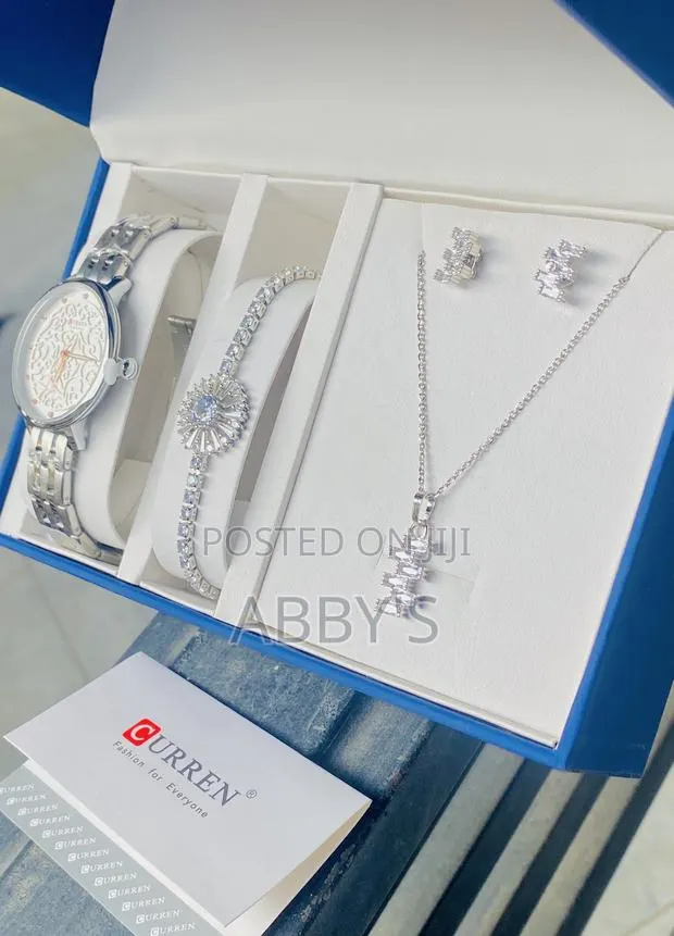 Luxurious Silver 5pcs Jewelry for Ladies · Photo 1