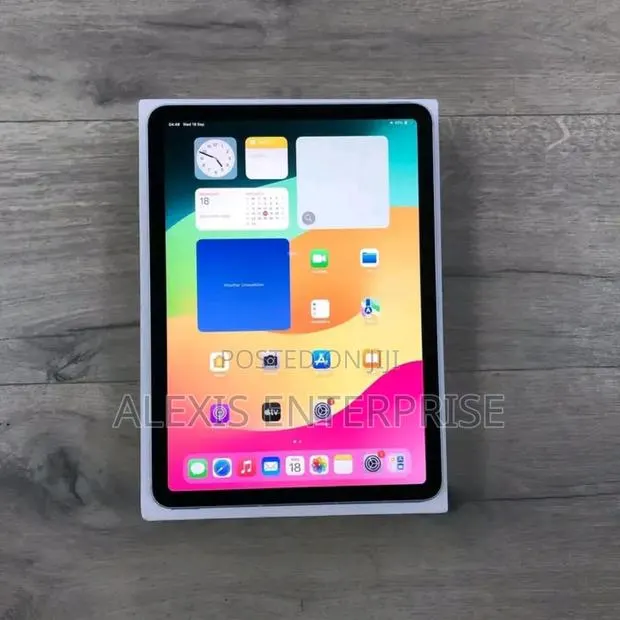 New Apple iPad Air 256 GB Gray · Photo 1