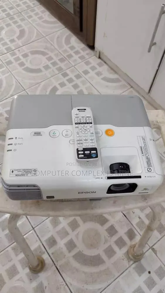 Projector for Rent · Photo 1