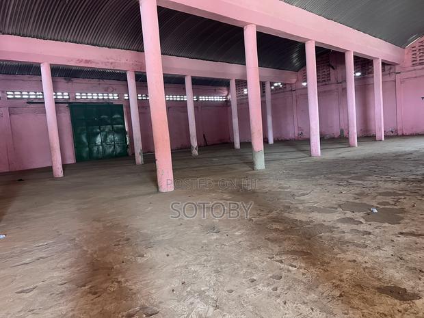 1380 Warehouse for Rent at Tema · Photo 3