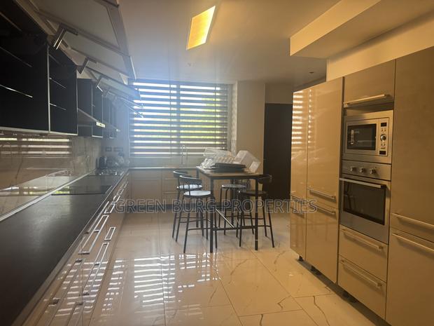 Furnished 5bdrm Townhouse / Terrace in Green, East Legon for rent · Photo 8