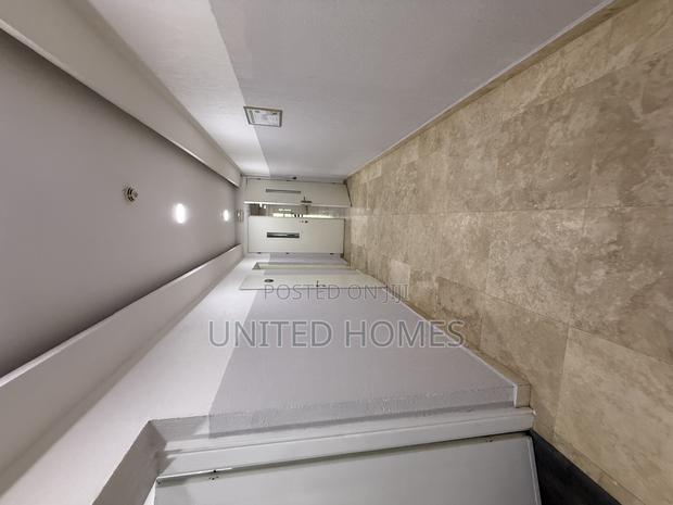360 Square Meters Office for Rent at Ridge · Photo 8