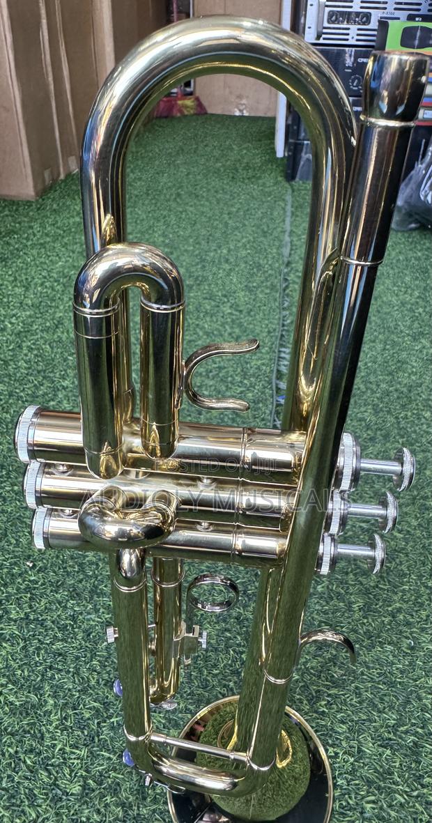 Yamaha Golden Colour Trumpet · Photo 1