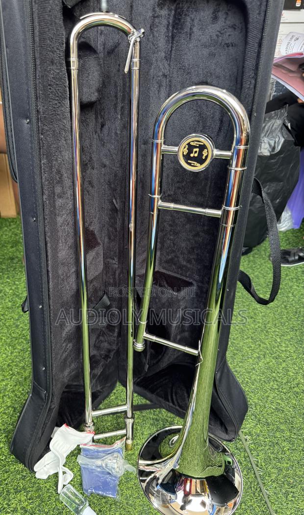 Trombone Gold Colour · Photo 5