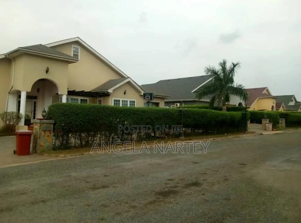 4bdrm House in Community 25 Tema for sale · Photo 1