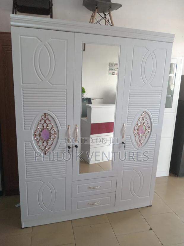 Cheval Mirror Wardrobe · Photo 1