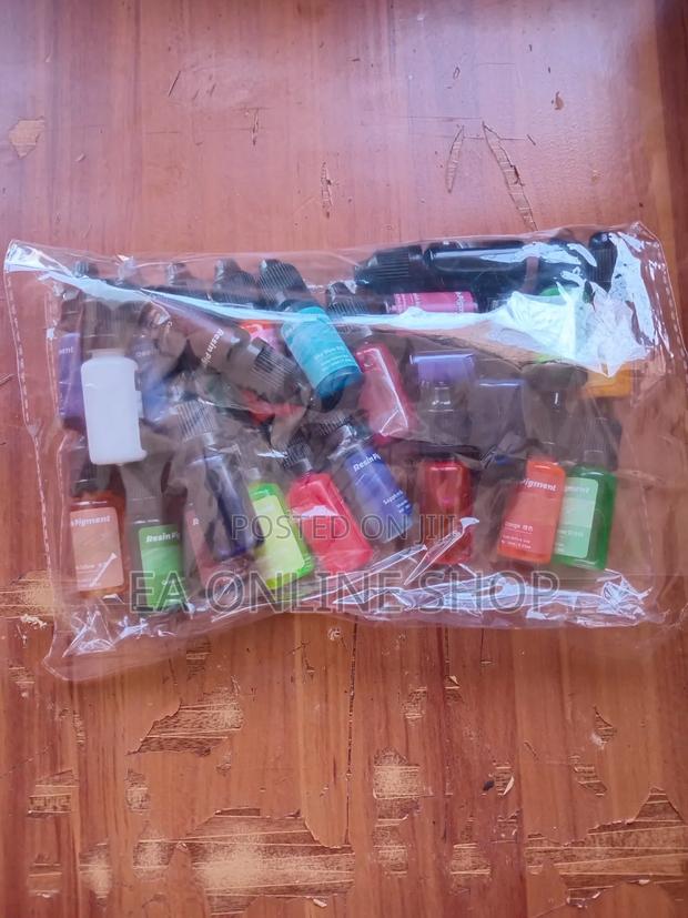 24 Pieces Set Color Uv Pigment For Epoxy Resin Arts Crafts · Photo 2
