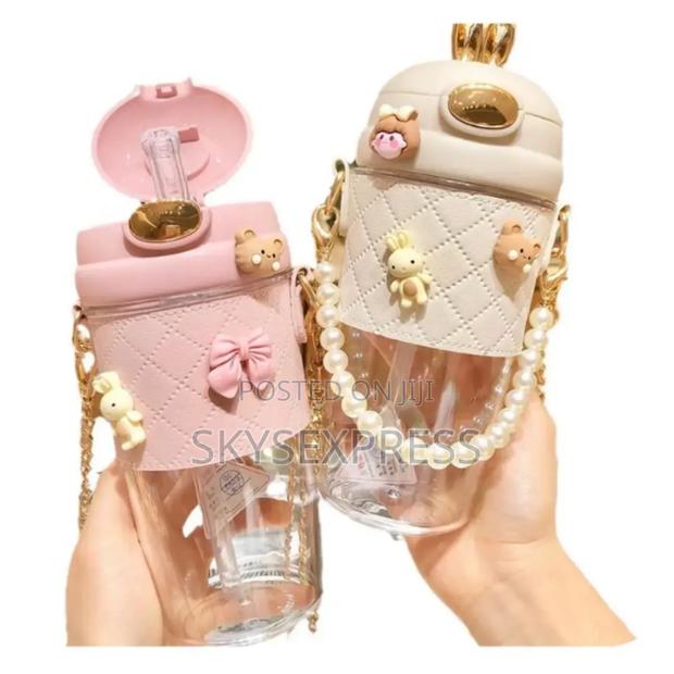 Kids Portable Plastic Water Bottle With Straw · Photo 3