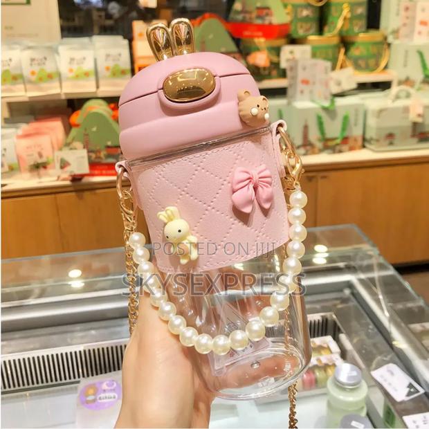 Kids Portable Plastic Water Bottle With Straw · Photo 4