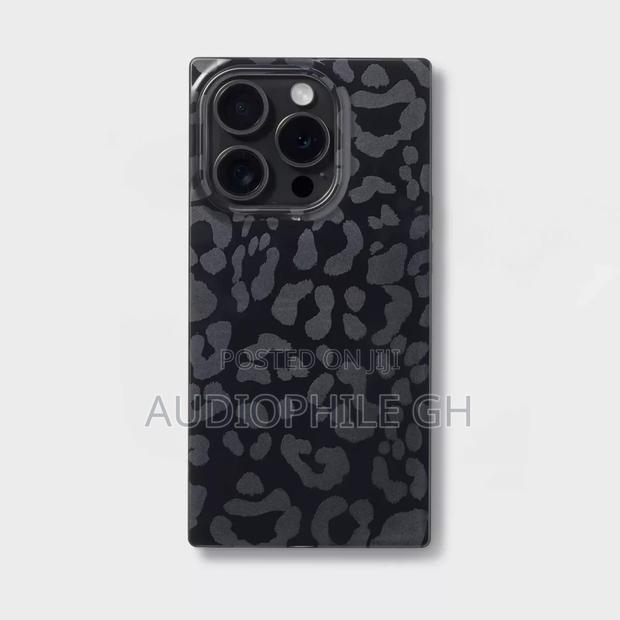 Heyday Apple 15 Pro Square Edge Hard Shell Case · Photo 1